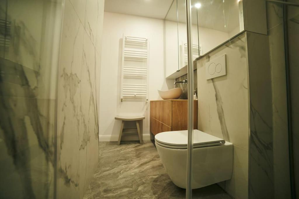 Ultracentral Two Rooms Apartment In Bucureşti Exterior foto